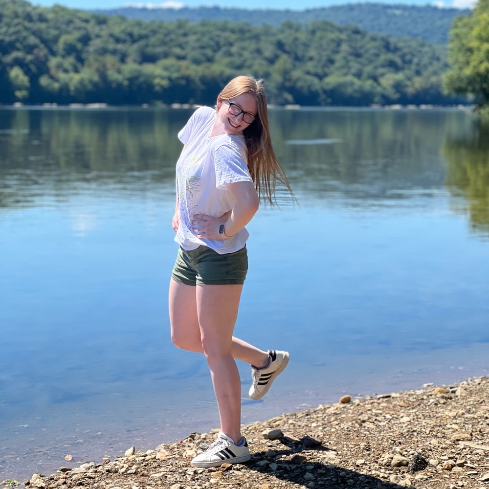Meet your Posher, Corynne